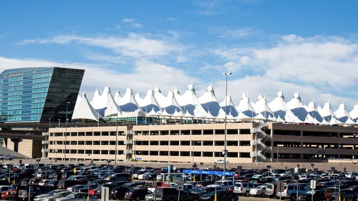 Denver International Airport (DEN) - Parking