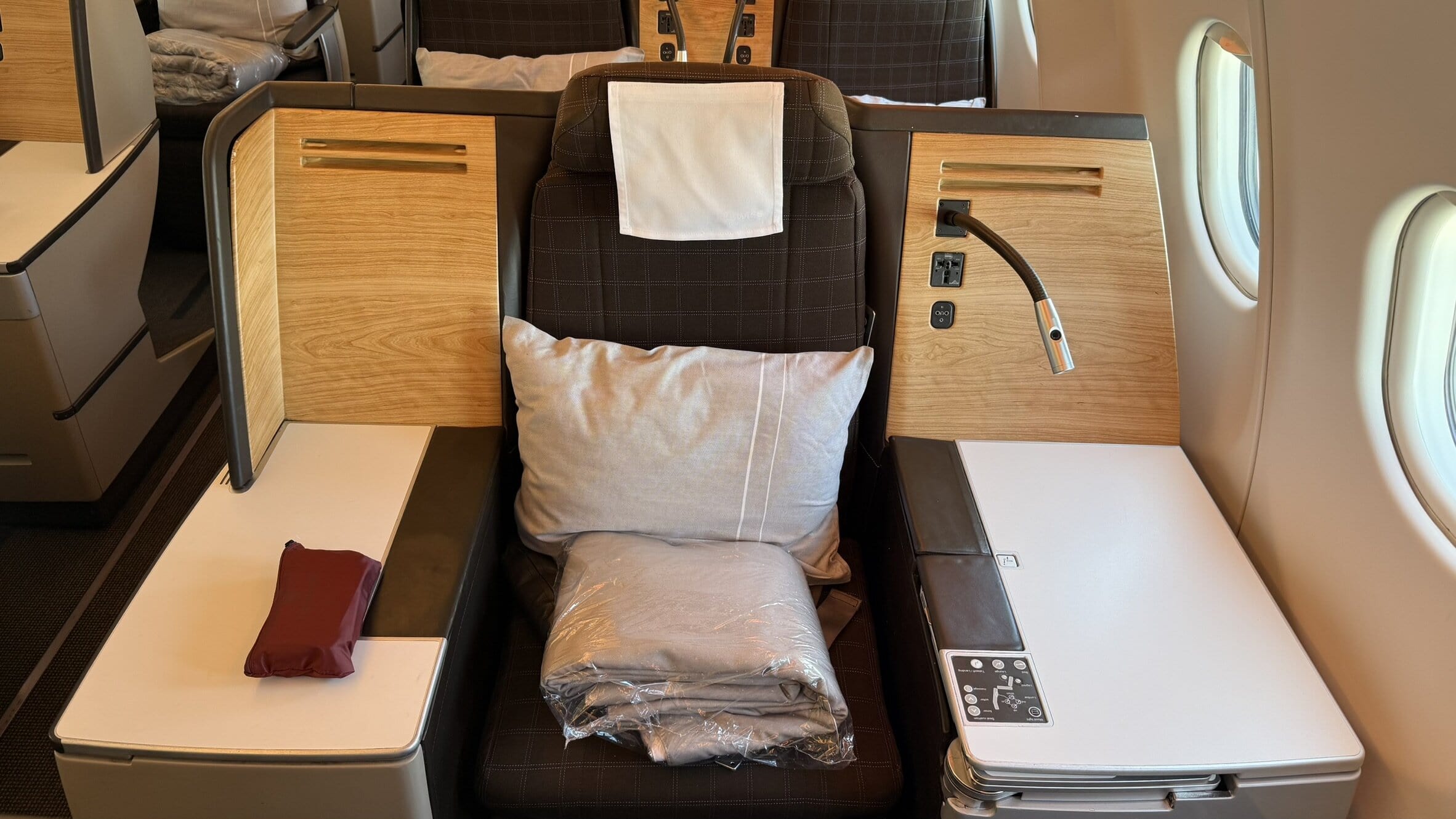 SWISS A330-300 Business Class Review: Seats, Food, Service, And More 8 - SWISS A330-300 Business Class SWISS A330-300 Business Class Review - Throne Seat
