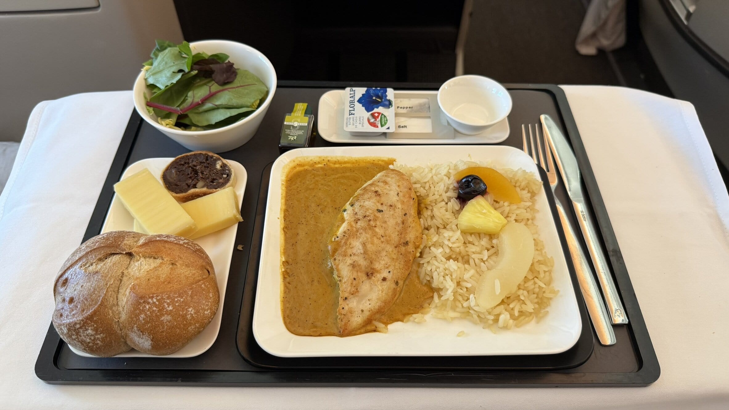 SWISS A330-300 Business Class Review: Seats, Food, Service, And More 20 - SWISS A330-300 Business Class SWISS A330-300 Business Class - Main Meal