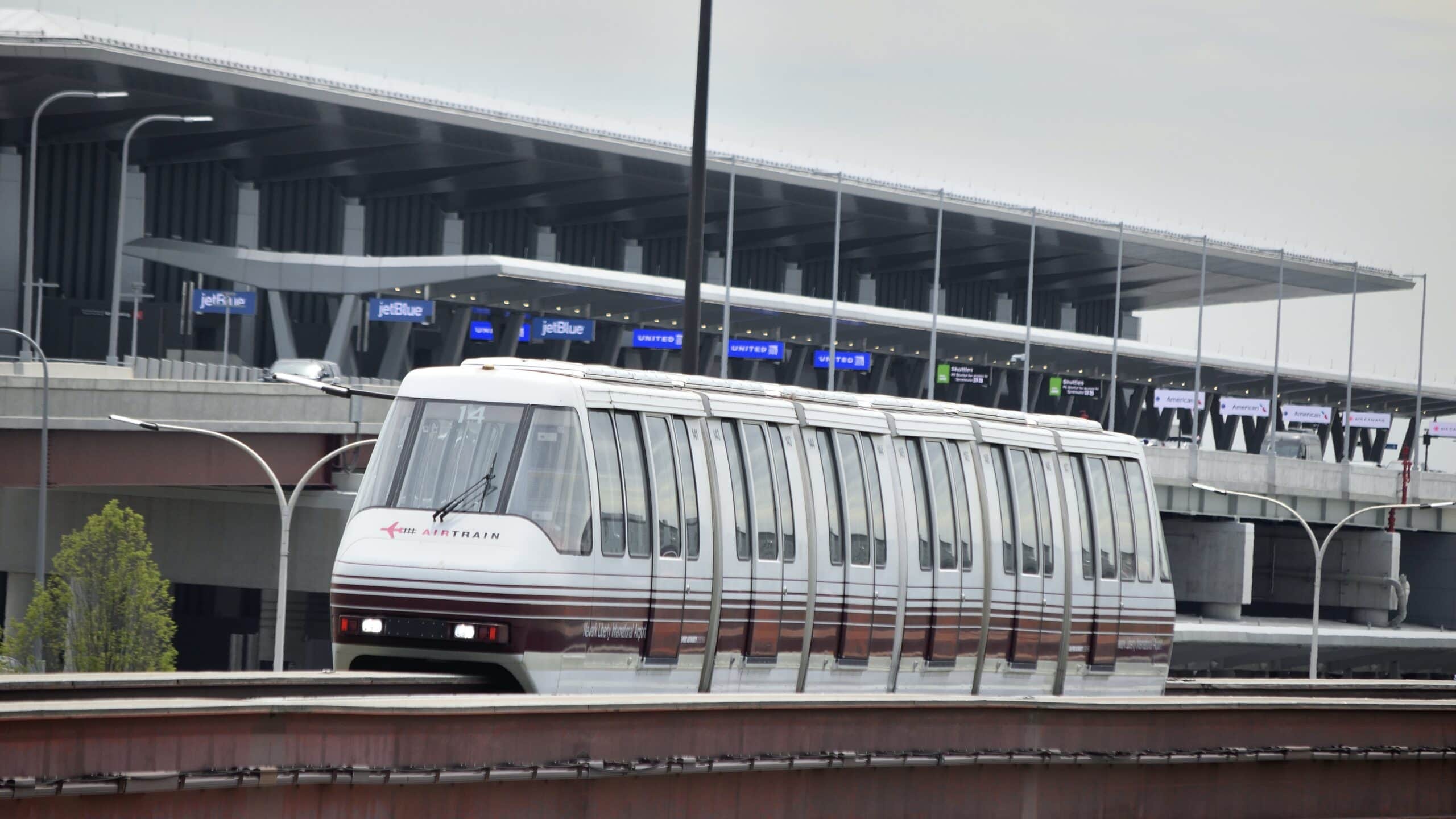 Newark Liberty [EWR] Airport Lounges Guide - Getting Between Terminals: AirTrain