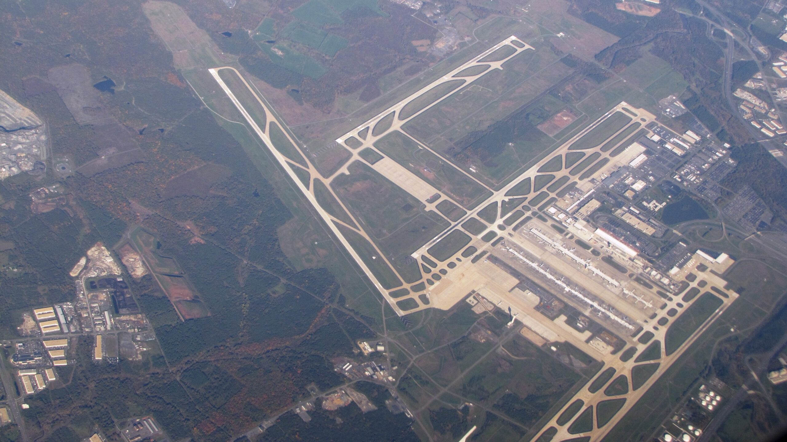 Washington Dulles International Airport [IAD] - Aerial View