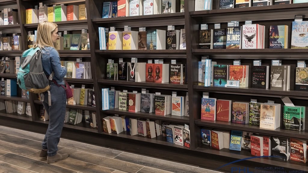 Philadelphia International Airport [PHL] - Shopping: Heritage Books