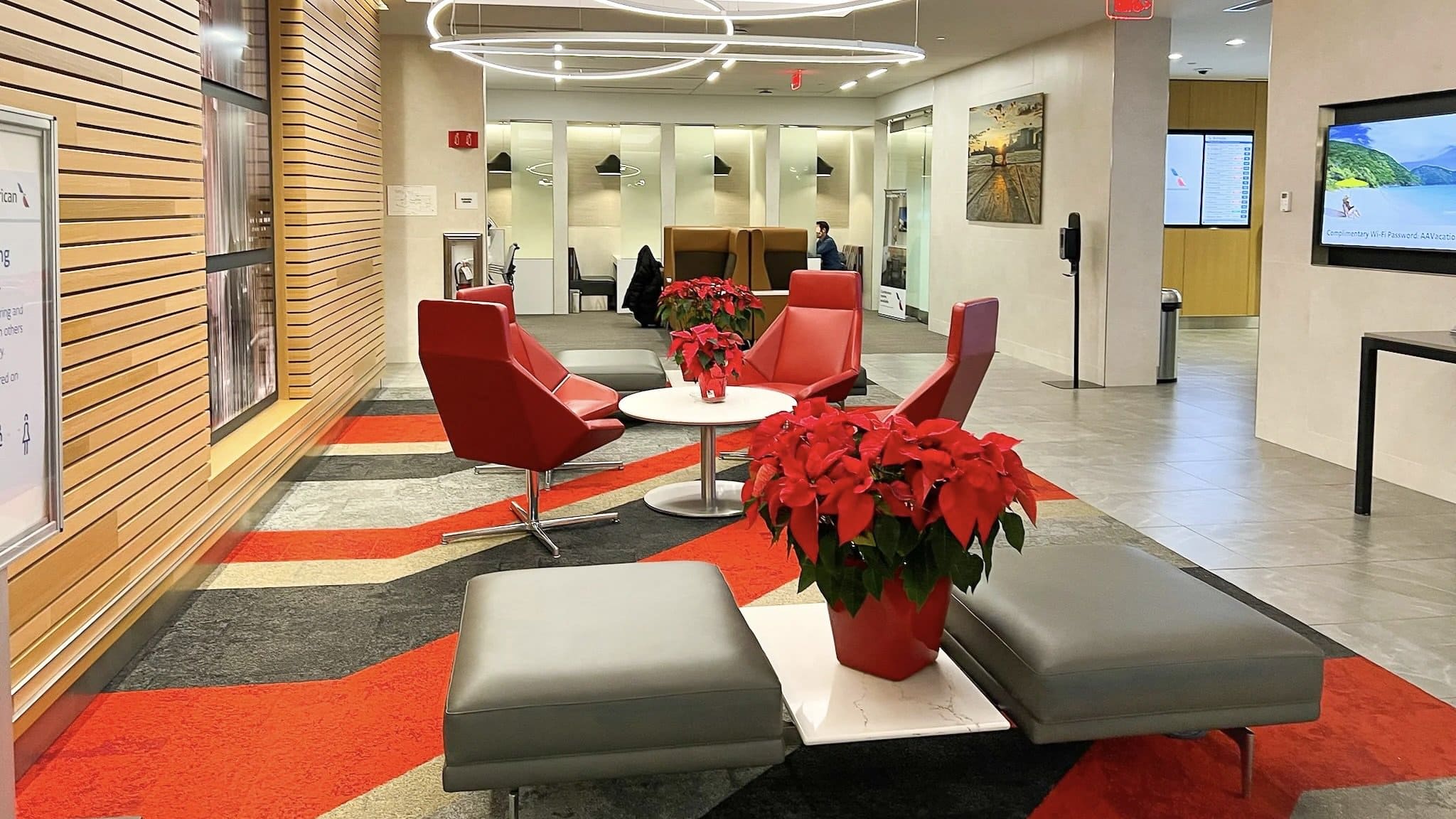 Boston Logan Airport Lounges Guide: Access, Hours, And Amenities 4 - Boston Logan Airport Lounges Boston Logan Airport Lounges Guide - American Airlines Admirals Club: Terminal B