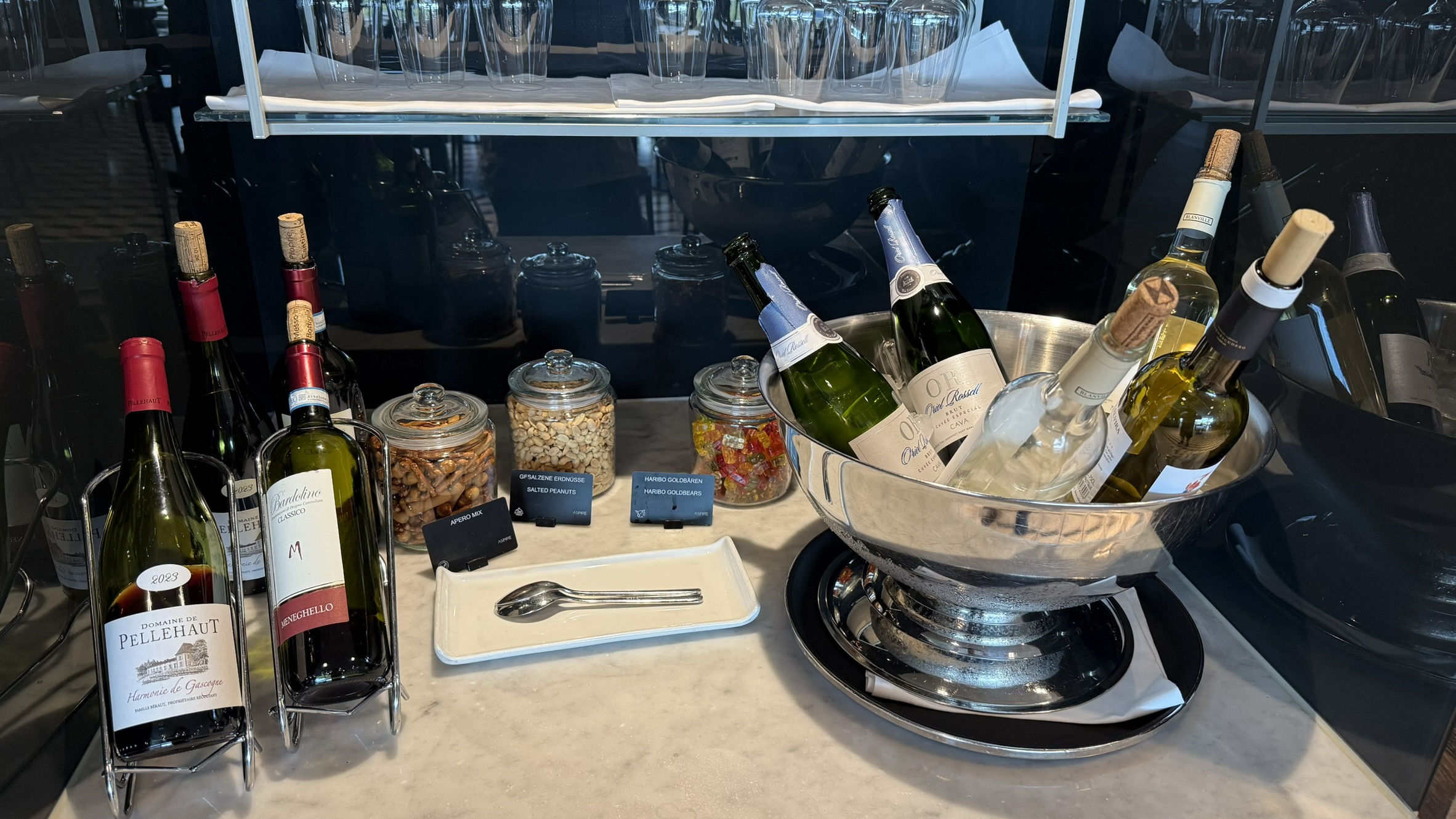 Cathay Pacific A350-900 Business Class - Terminal E Aspire Lounge At Zurich International Airport (ZRH)