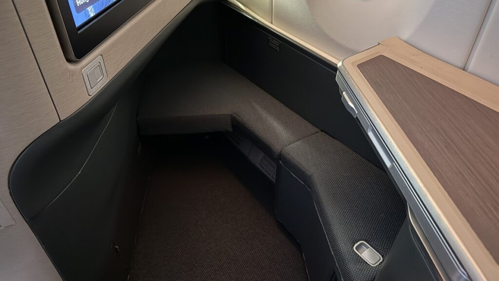 Cathay Pacific A350-900 Business Class - Footwell