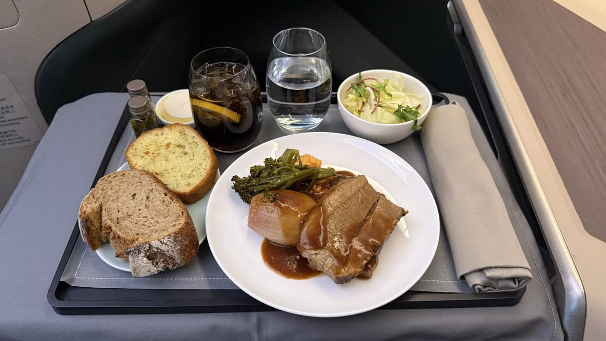 Cathay Pacific A350-900 Business Class - Lunch Main Meal