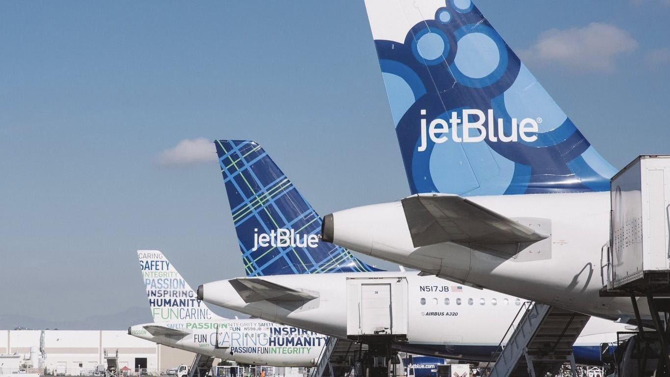 JetBlue Airways Guide: Seats, Baggage Fees, Amenities, Customer Service, And More 1 - JetBlue Airways JetBlue Airways Guide