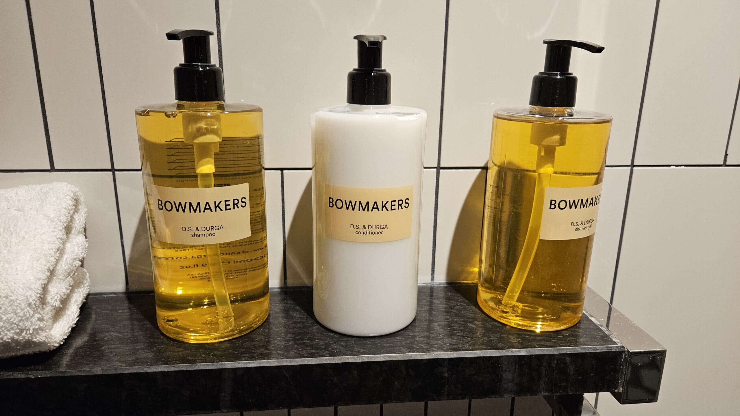 Thompson Dallas by Hyatt - Two Queen Beds Bathroom Shower Amenities