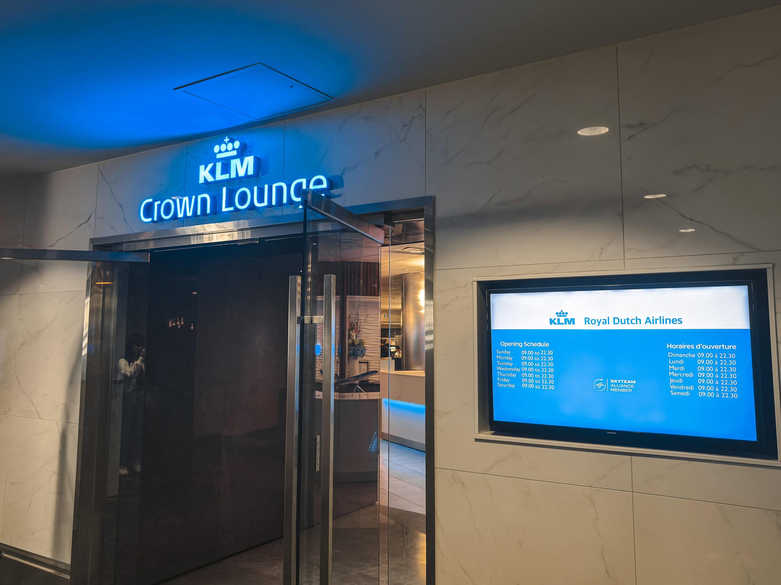 Air France A350-900 Business Class - KLM Crown Lounge At Toronto Pearson International Airport [YYZ]