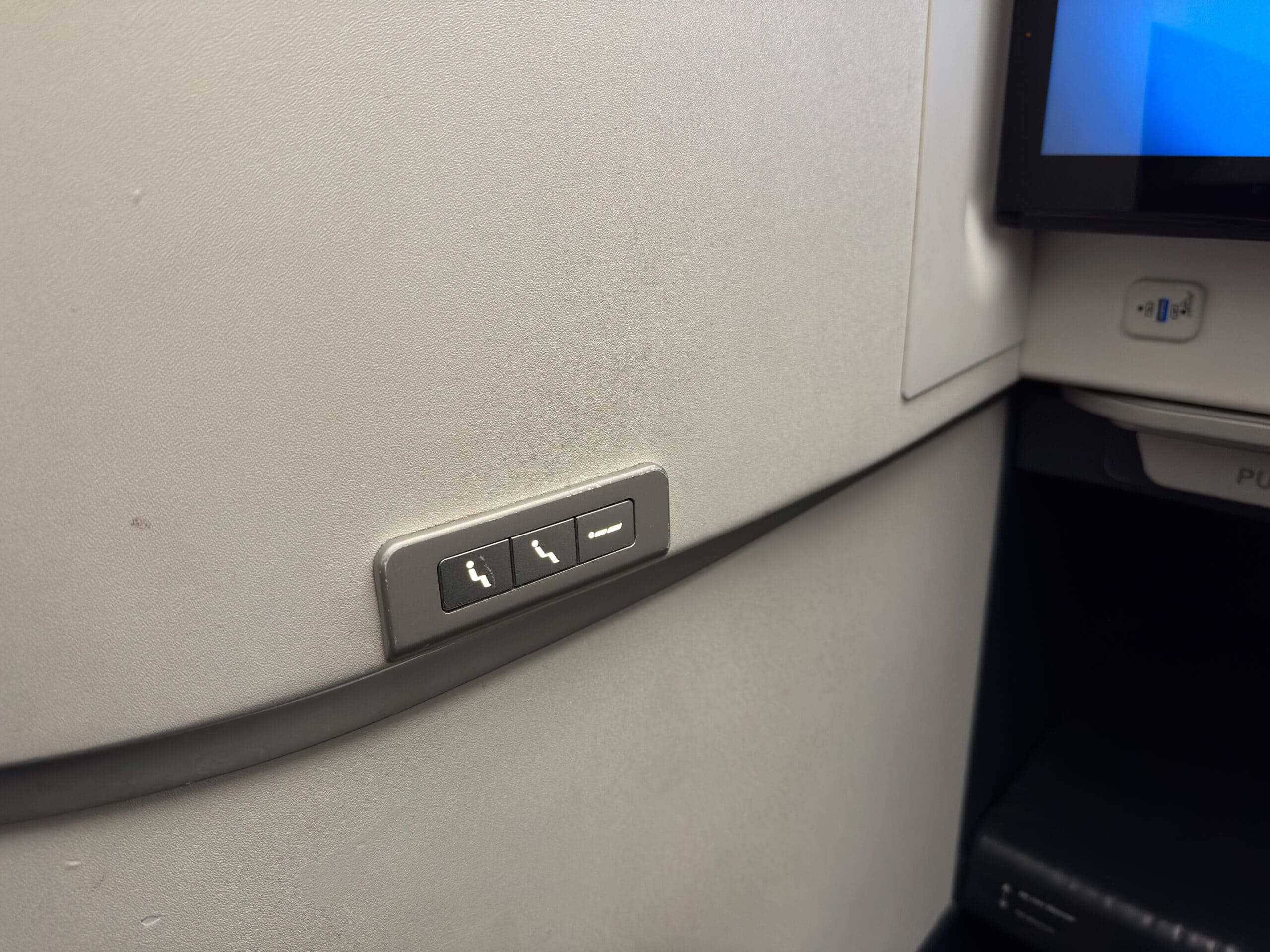 Air France A350-900 Business Class - Seat Controls