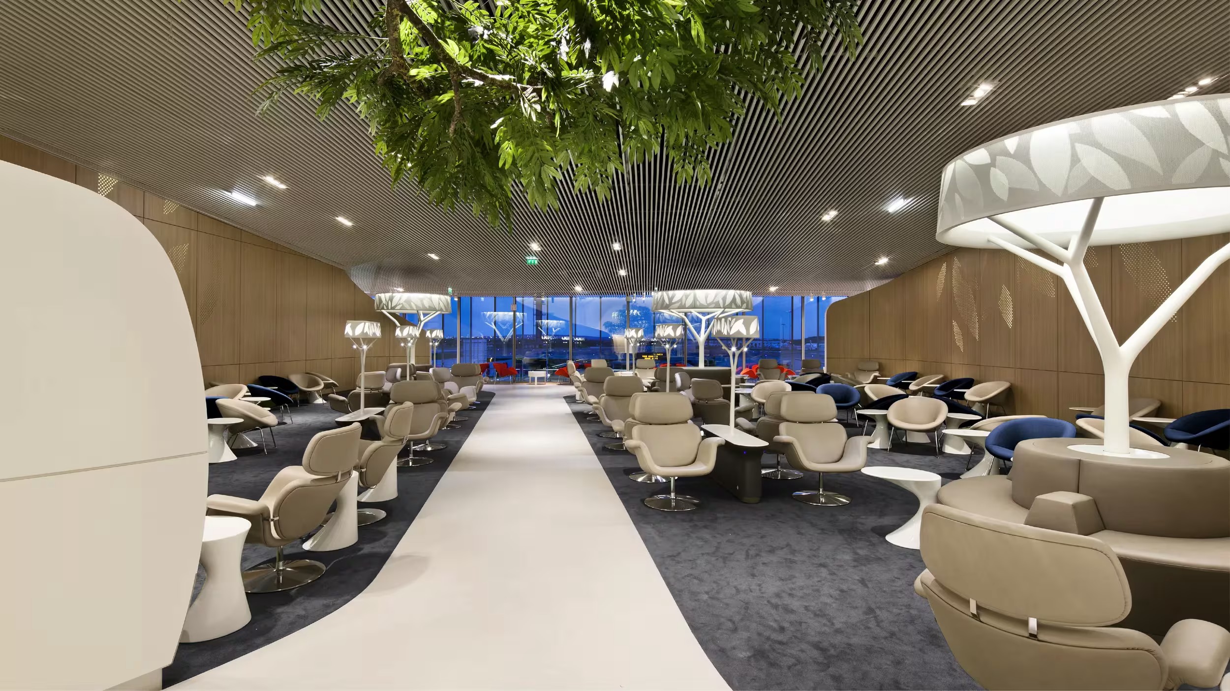 Best Ways To Book Air France Business Class - Air France Business Class Lounge At Paris Charles de Gaulle Airport [CDG]
