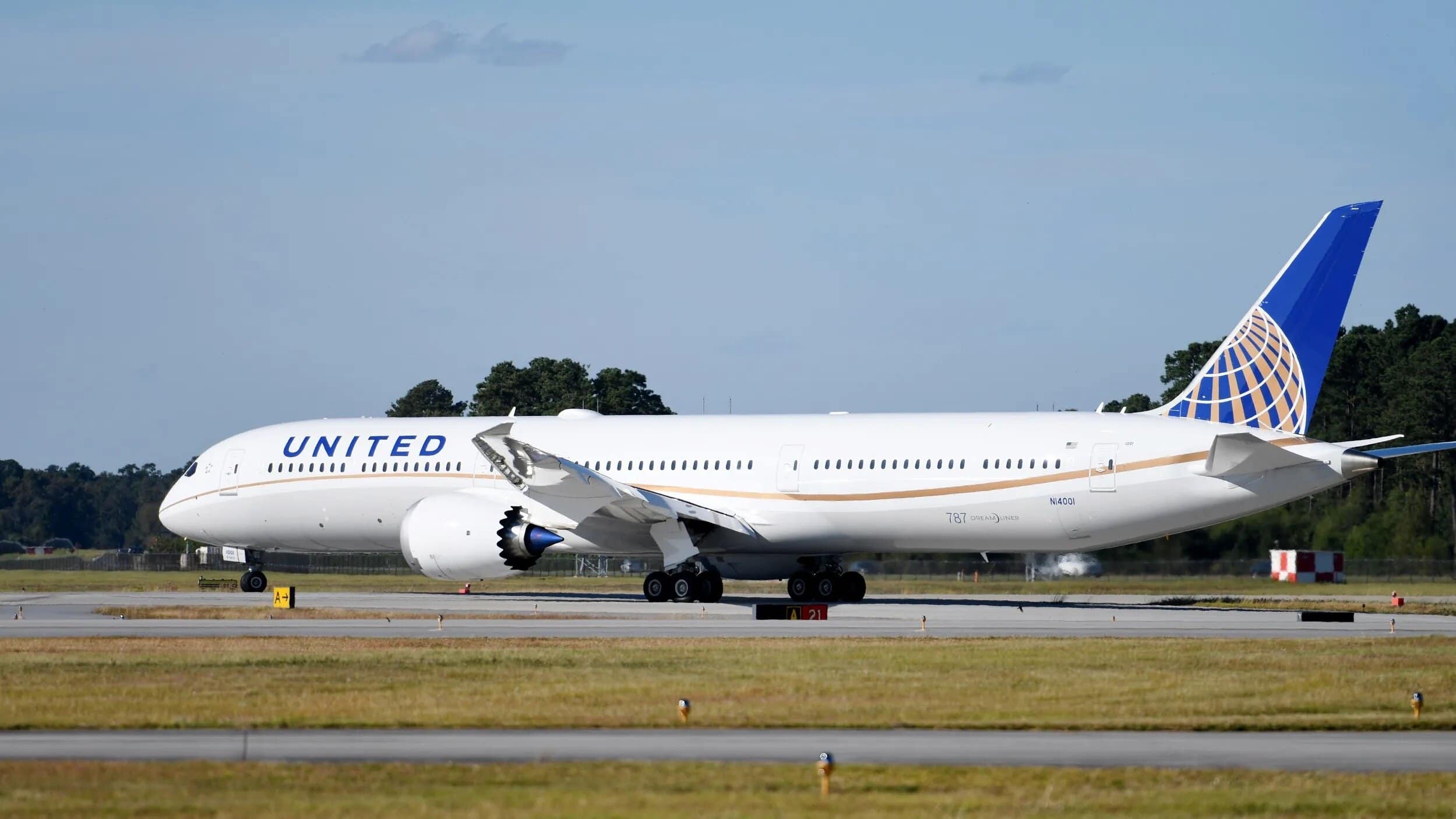 Best Ways To Book United Business Class With Points - United Airlines Boeing 787-10 Dreamliner