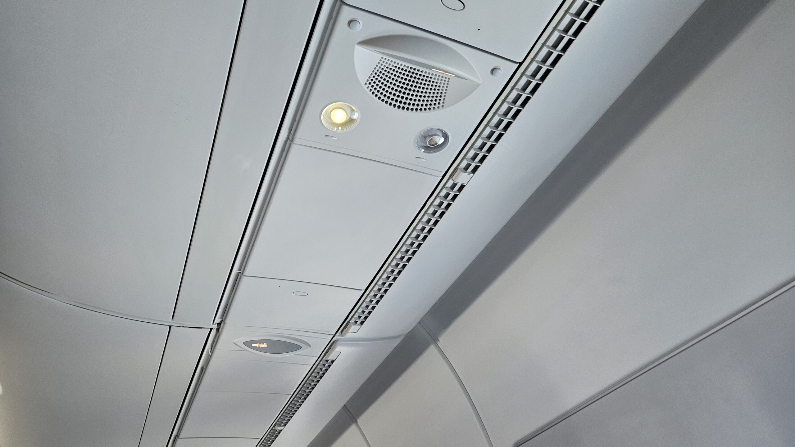 British Airways A380-800 First Class Review 16 - British Airways A380-800 First Class British Airways A380-800 First Class - Overhead Lighting