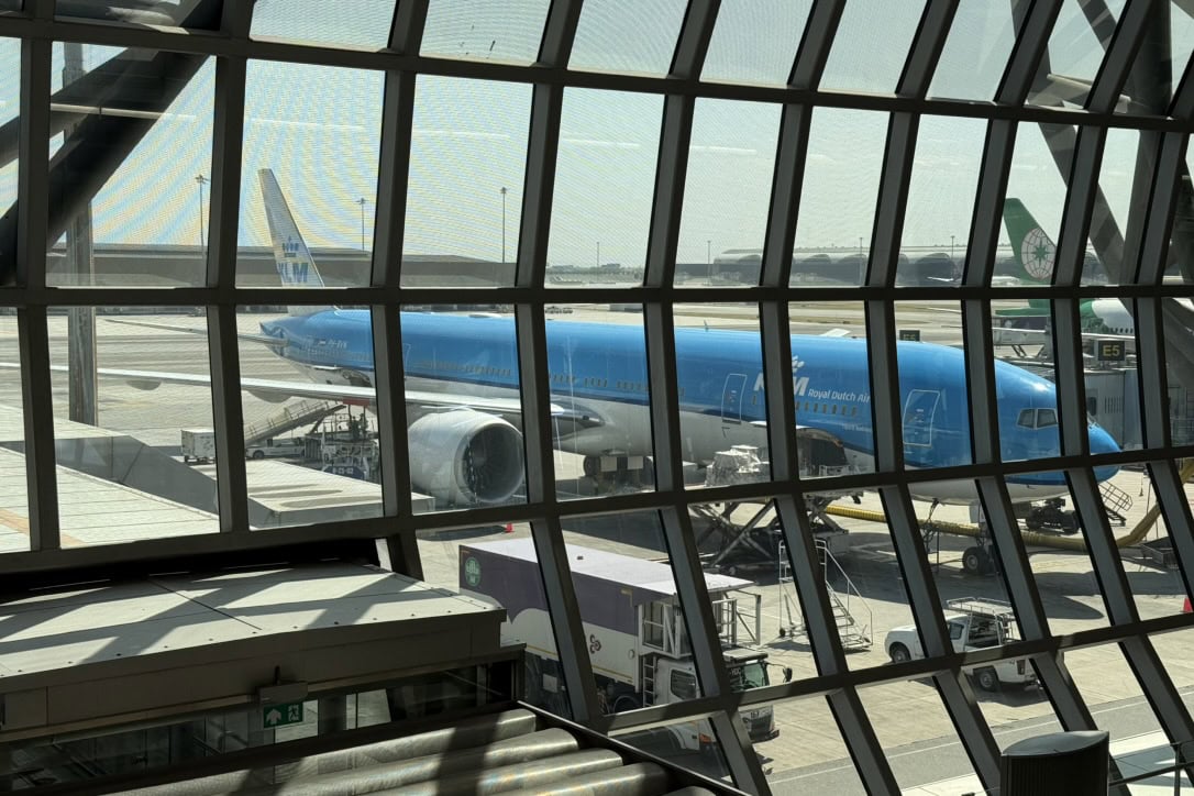KLM 777-300ER Business Class Review - Bangkok Suvarnabhumi Airport [BKK]