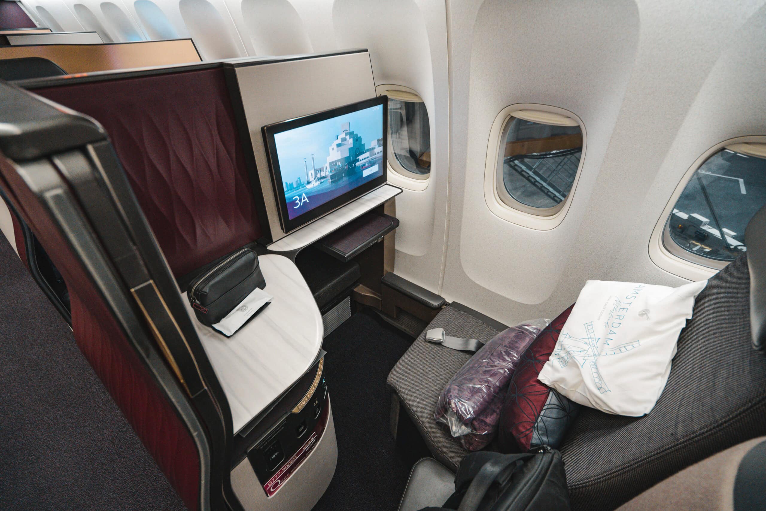 Qatar Airways 777-300ER Business Class [Qsuite] - Seat