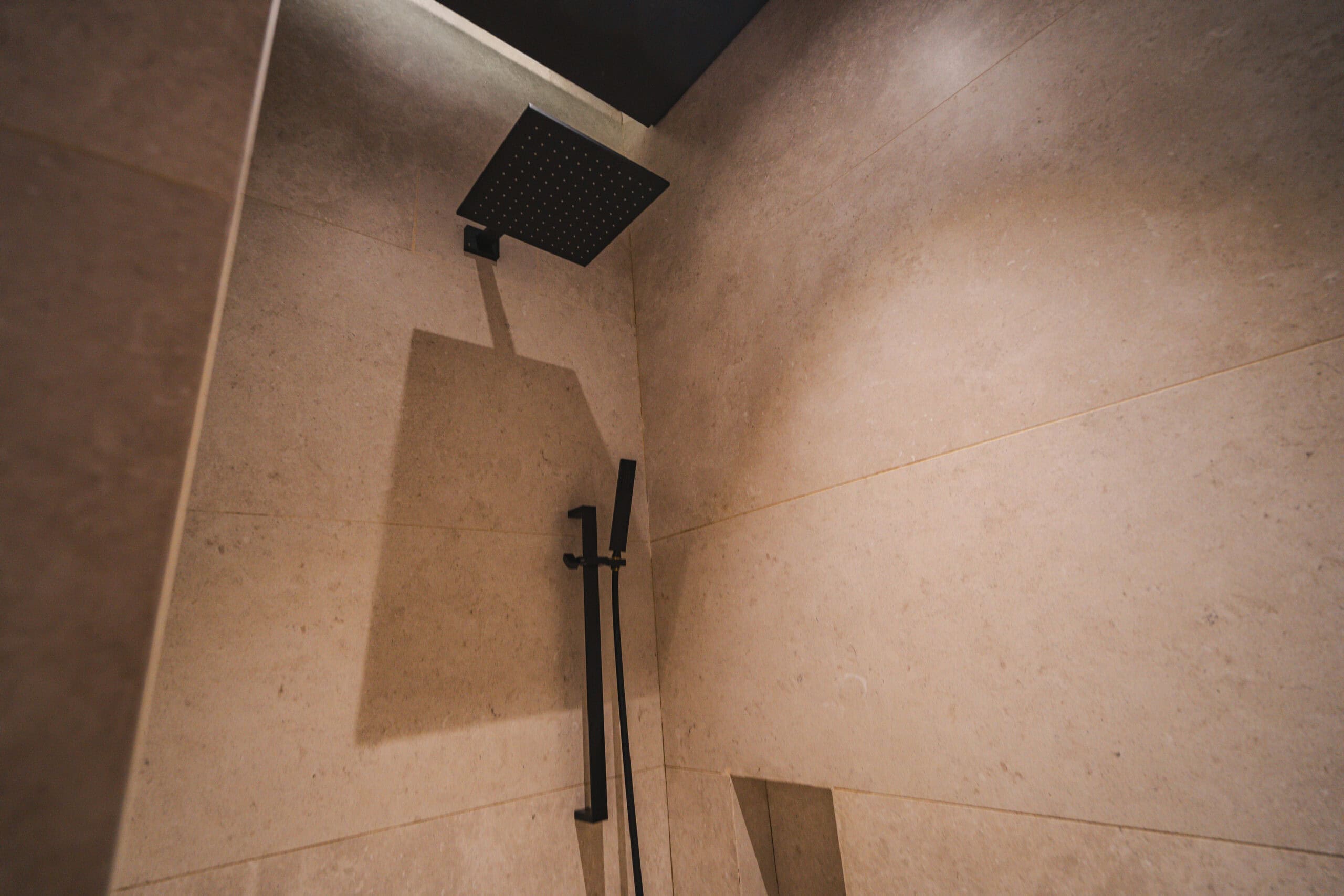 Qatar Airways 777-300ER Business Class [Qsuite] - Al Mourjan Business Lounge - The Garden Shower Room