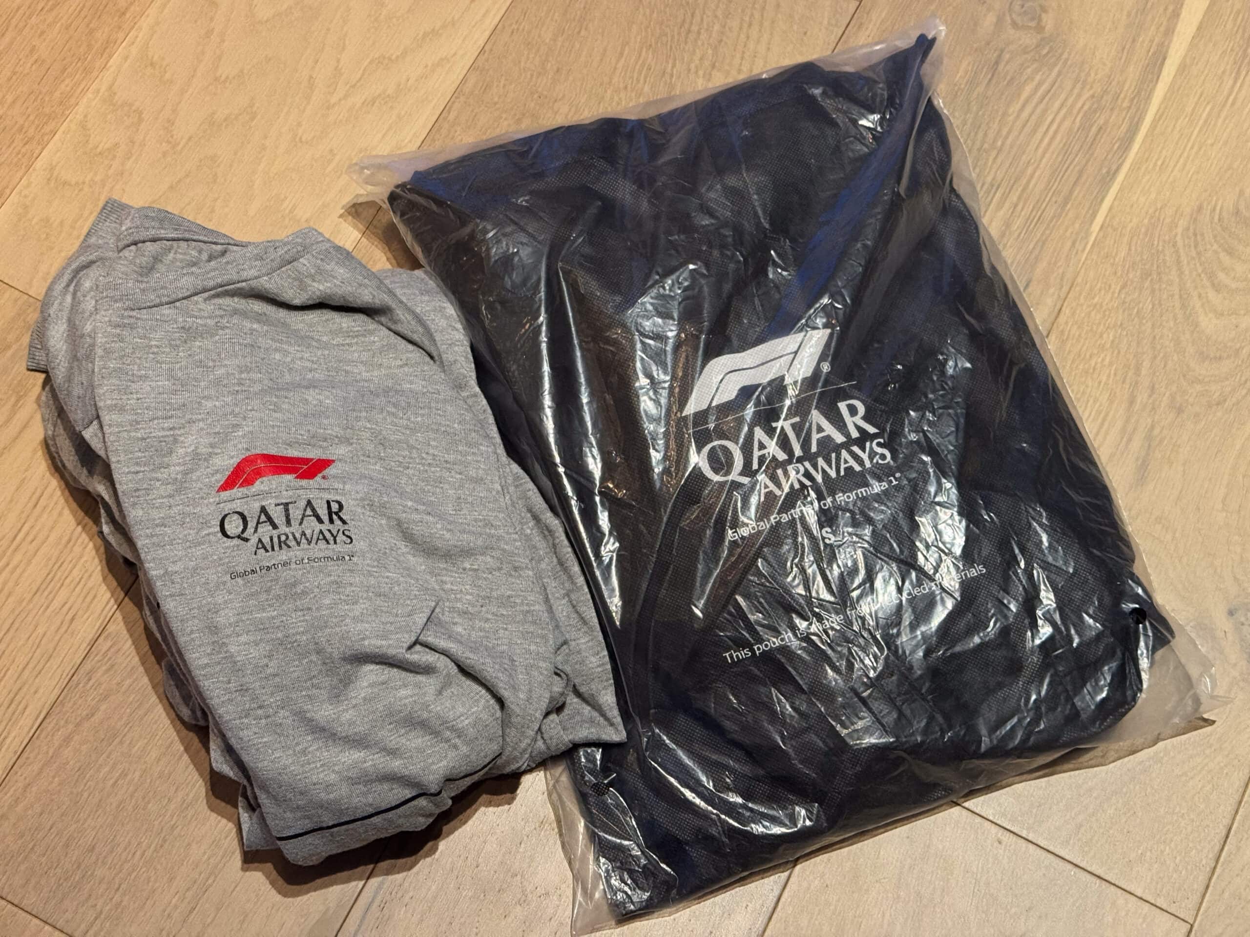 Qatar Airways 777-300ER Business Class [Qsuite] - Pajamas