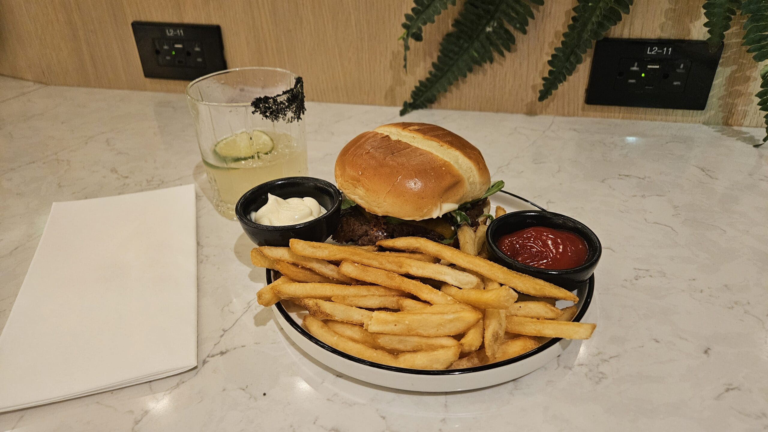 Chase Sapphire Lounge [BOS] - Sapphire Burger And Fries