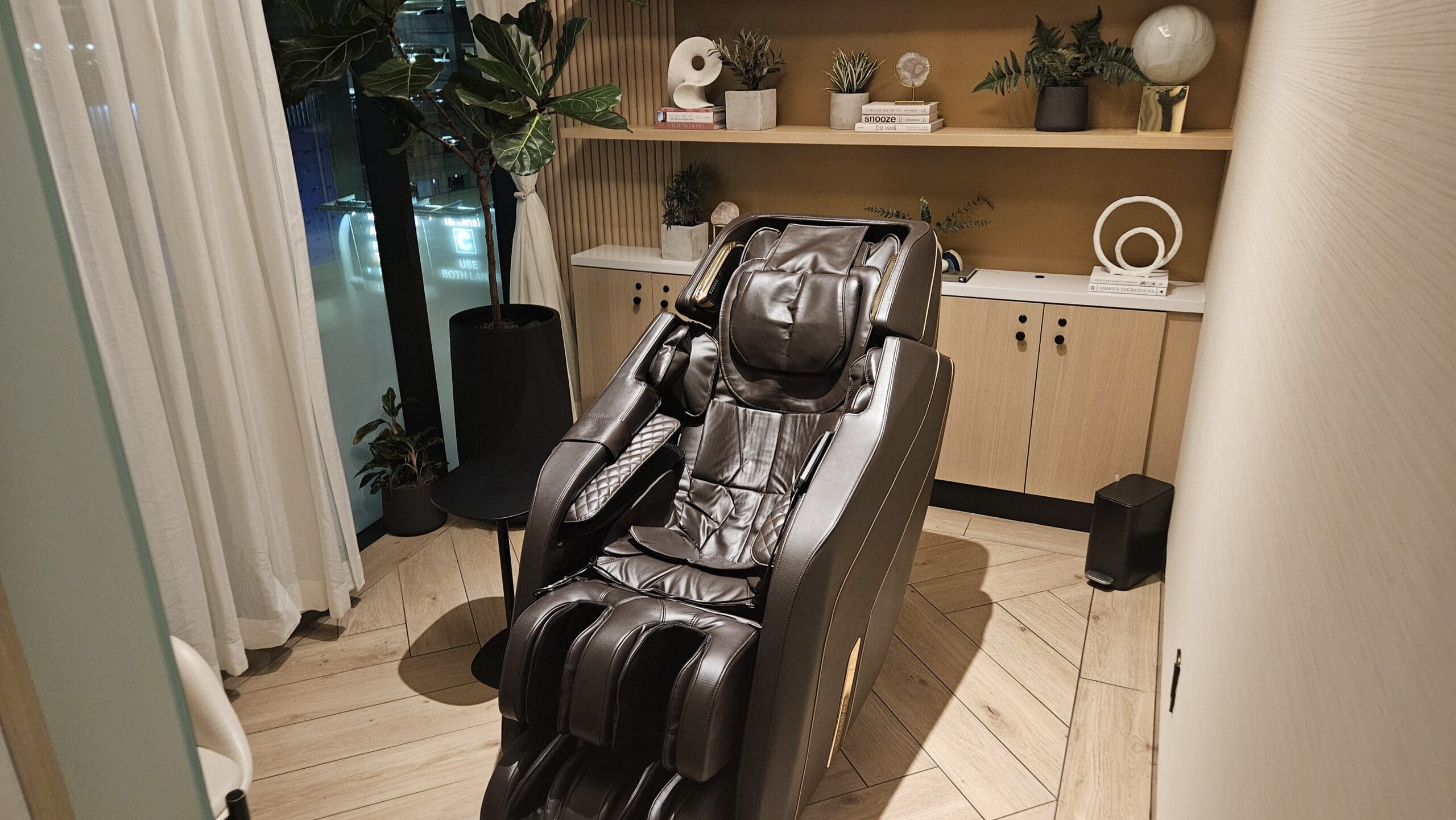 Chase Sapphire Lounge [BOS] - Massage Suite