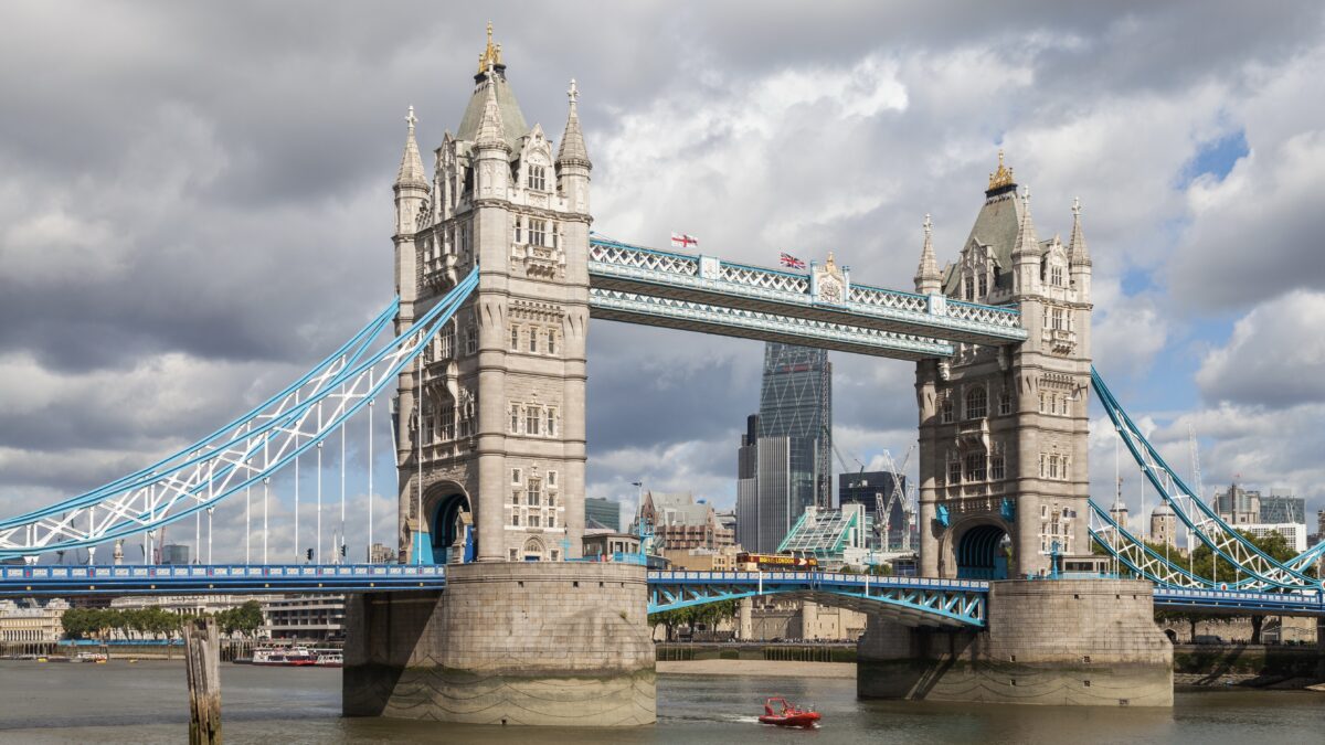 Best Ways To Fly To Europe With Points And Miles: Step-By-Step Guide