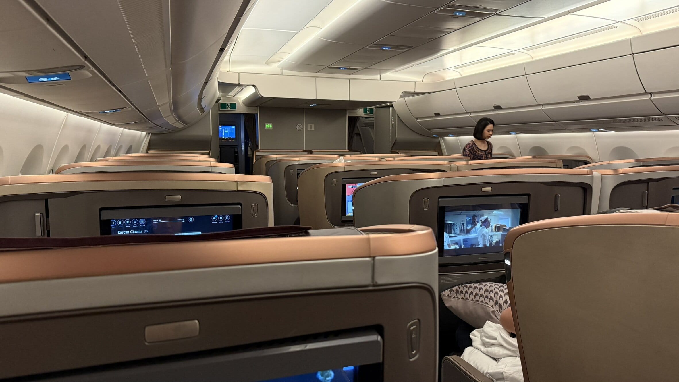 Singapore Airlines Business Class Staff