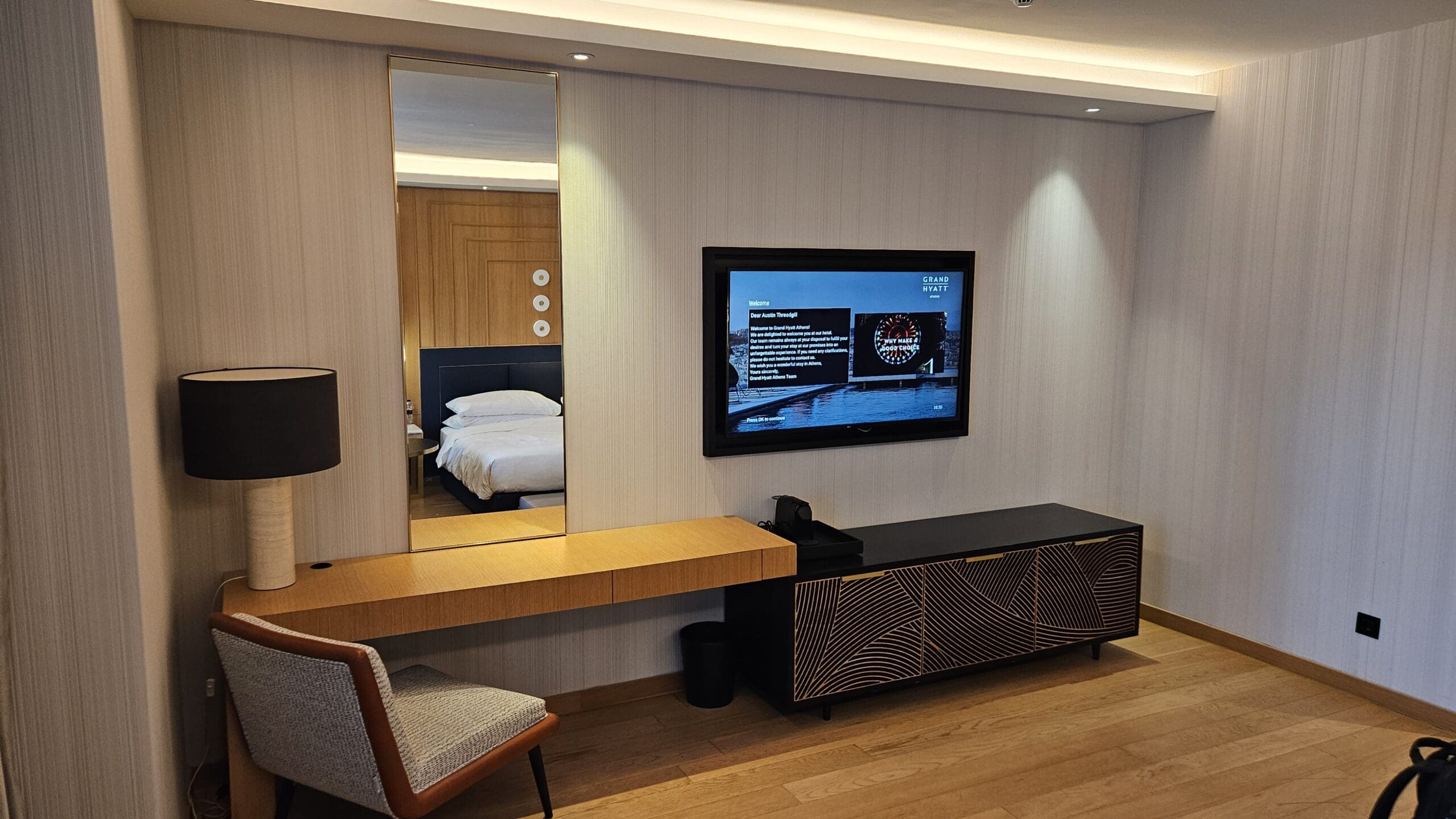 Grand Hyatt Athens: Junior Suite With 1 King Bed Desk And Television