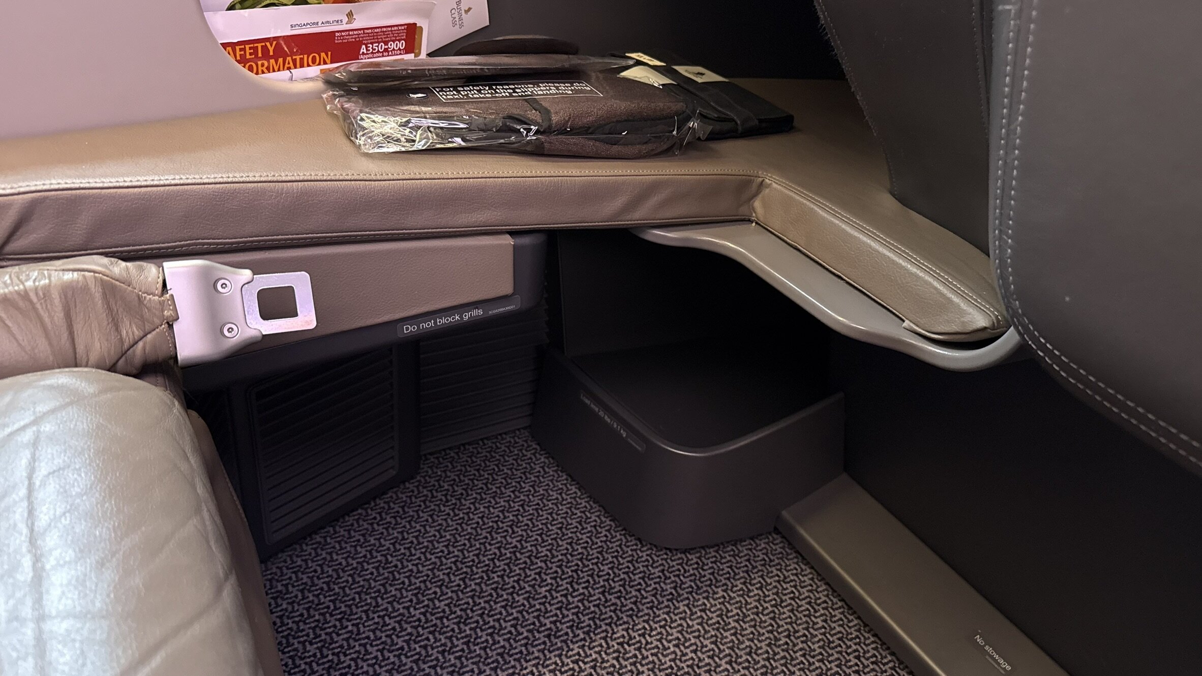 Singapore Airlines A350-900 Business Class Shoe Storage