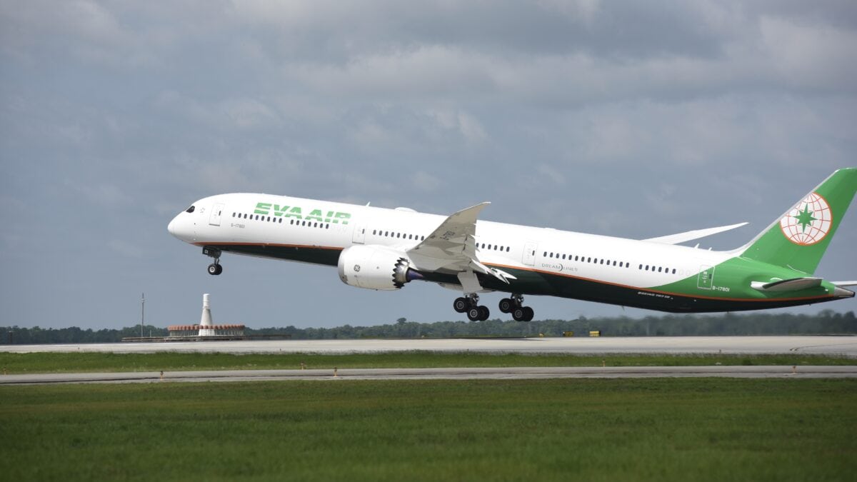 EVA Air 787-10 Business Class [Royal Laurel] Review (SEA - TPE)