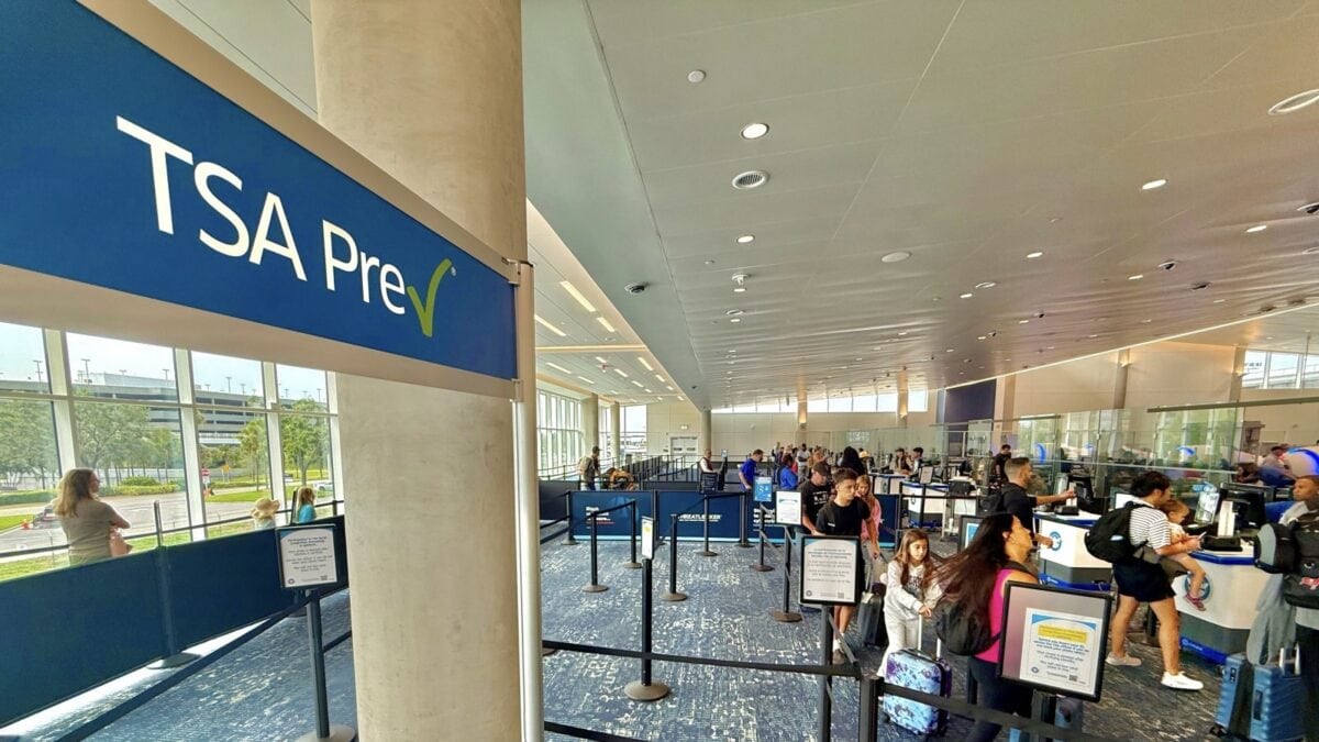 Airport Security Programs: CLEAR vs TSA PreCheck vs Global Entry (What Actually Saves Time) 11 - Airport Security Programs: CLEAR vs TSA PreCheck vs Global Entry (What Actually Saves Time)